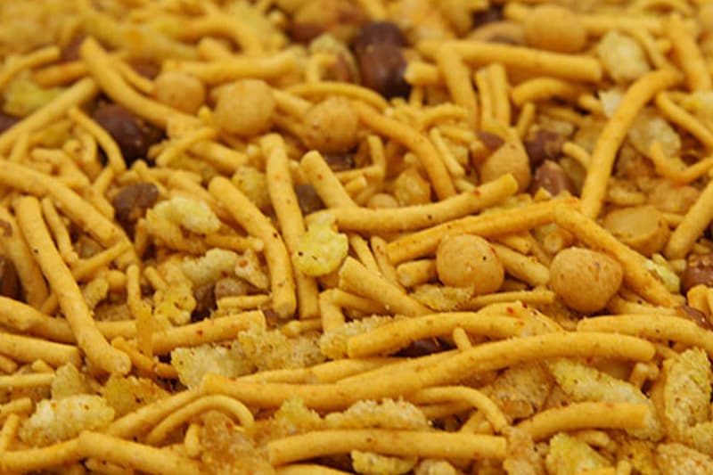 Bombay Sweet Chanachur Hot